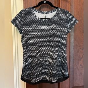 Under Armour Athletic Top in Small